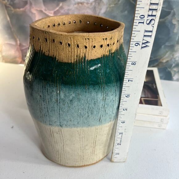 Studio Art Pottery Vase 10" Blue Gradient Tones Handmade & Signed - Picture 6 of 10